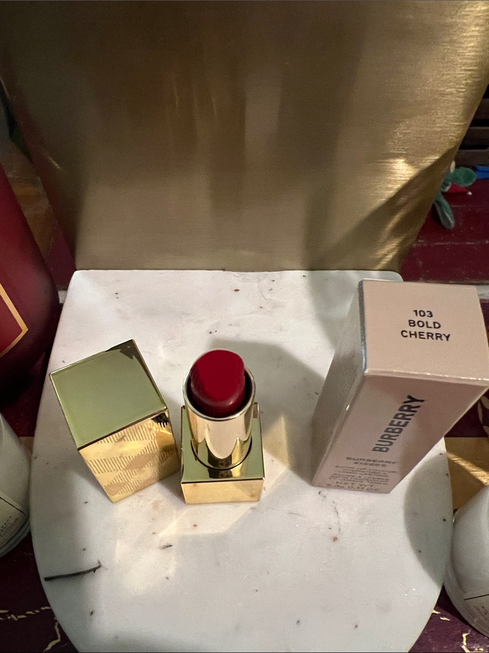 Burberry Kisses Satin Lipstick in 103 Bold Cherry 3.3 g/.11 oz - Picture 3 of 8